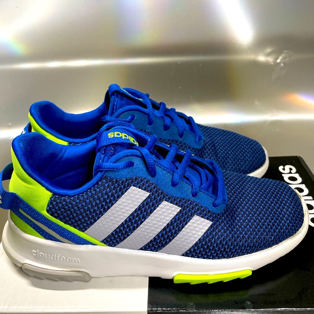 Boys Adidas size. 3